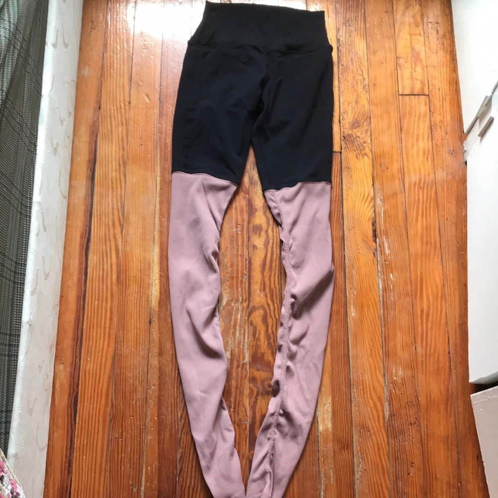 ALO high waist goddess leggings- black/rosewater